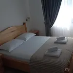 Πανσιόν Pensiunea Alicia
